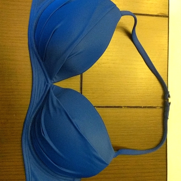 Victoria's Secret Other - Victoria's Secret Swim Top